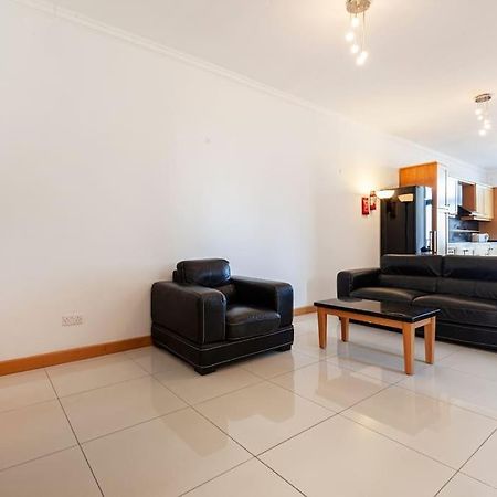 Comfortable Penthouse, Served With Lift, Wifi & Ac By 360 Estates Gzira ภายนอก รูปภาพ