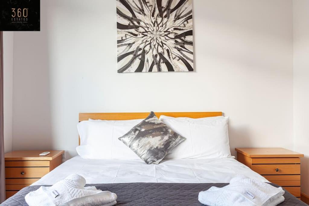 Comfortable Penthouse, Served With Lift, Wifi & Ac By 360 Estates Gzira ภายนอก รูปภาพ